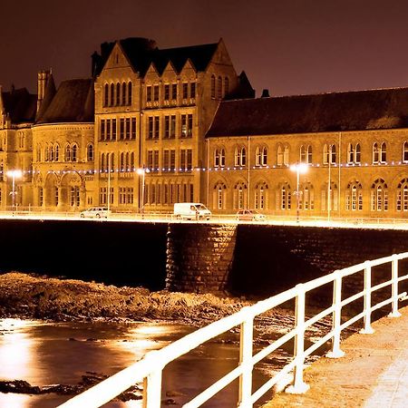 Hotel Belgrave House à Aberystwyth Extérieur photo