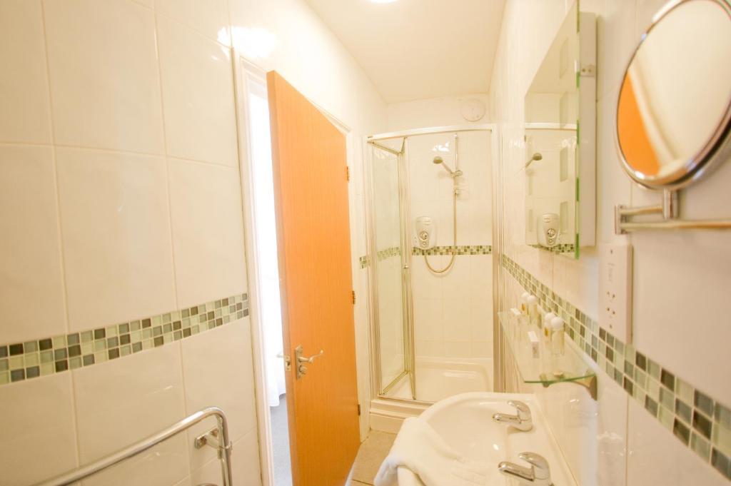 Hotel Belgrave House à Aberystwyth Extérieur photo